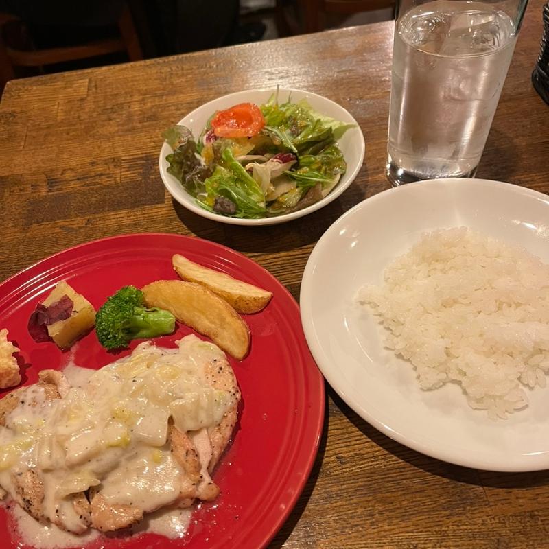 鶏ムネ肉のソテー(グリルダイニング エラバ)