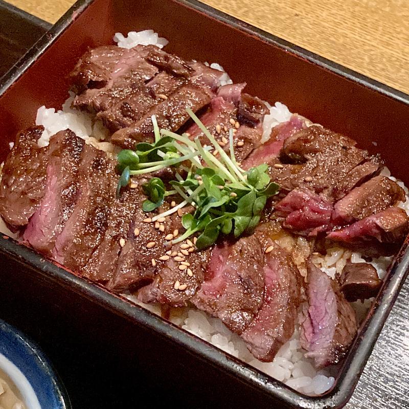 牛ハラミ重(しゃにむに心斎橋本店)