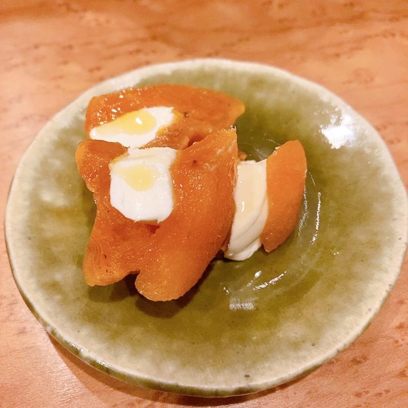 あんぽ柿とクリームチーズの燻製(akatsuki smoke “暁煙”)