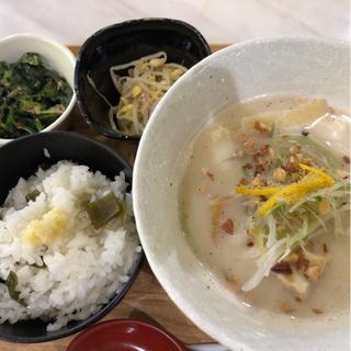 ラーメン&こぶ生姜ご飯、いろどり2種(発酵ラーメン izuru)