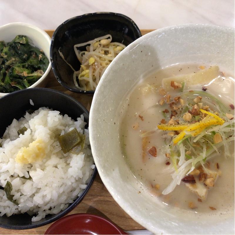 ラーメン&こぶ生姜ご飯、いろどり2種(発酵ラーメン izuru)