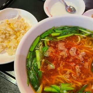 台湾麺セット　半チャーハン付(桂園 十条店 （中華居酒屋・餃子房）)