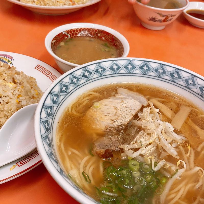 ラーメンとチャーハン(小)(中華料理 蓬莱)