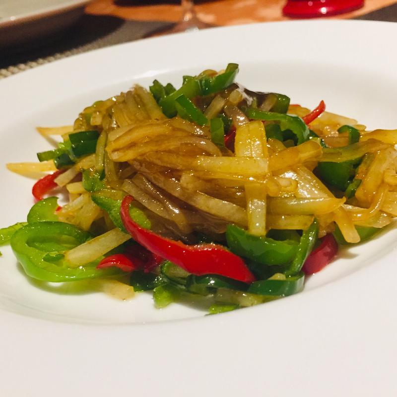 青椒土豆絲(中国料理 杏仁香 （チュウゴクリョウリ アンニンシャン）)