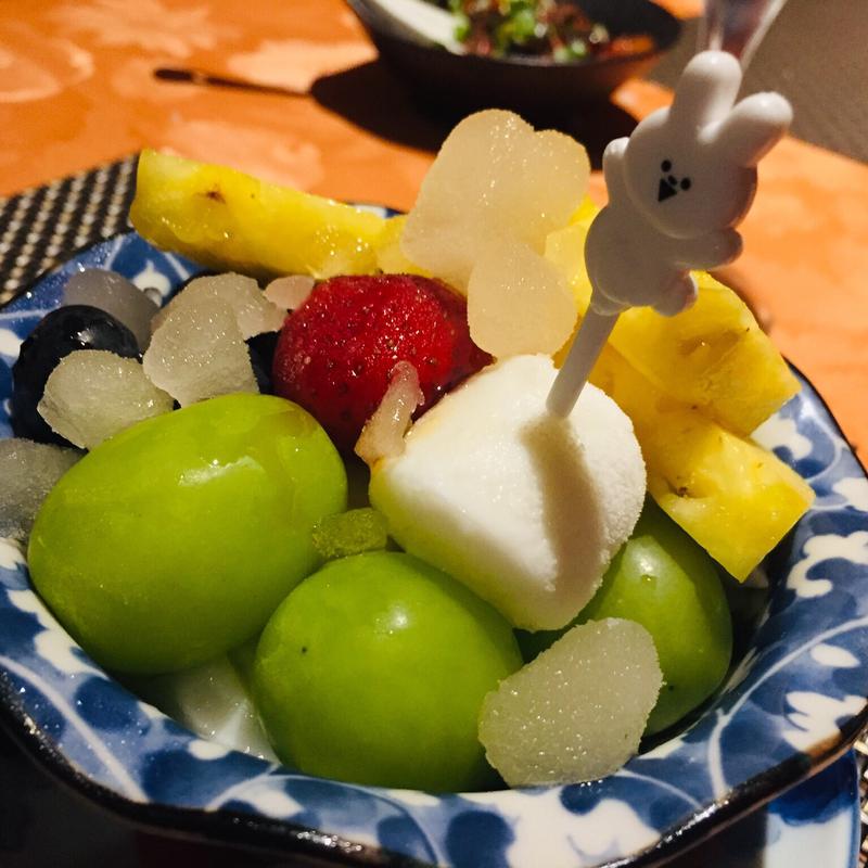 シャインマスカット入り杏仁豆腐(中国料理 杏仁香 （チュウゴクリョウリ アンニンシャン）)