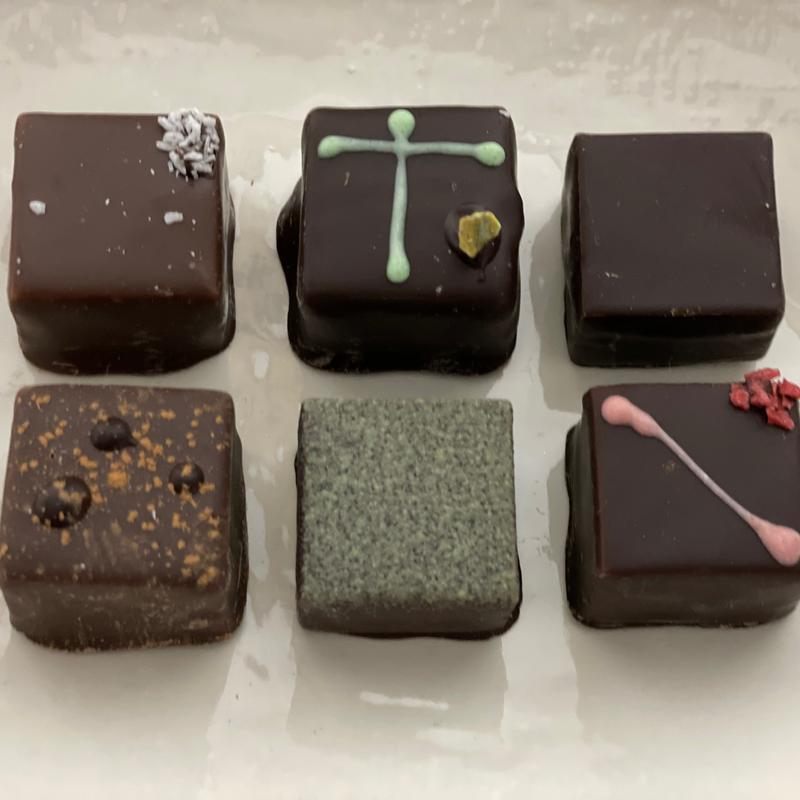 ボンボンショコラ(CHOCOLATERIE SANDGLASS （ショコラトリーサンドグラス）)