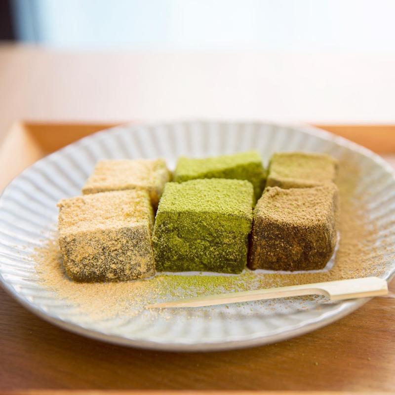 黒本わらび餅(大三萬年堂HANARE 渋谷東急フードショー店)