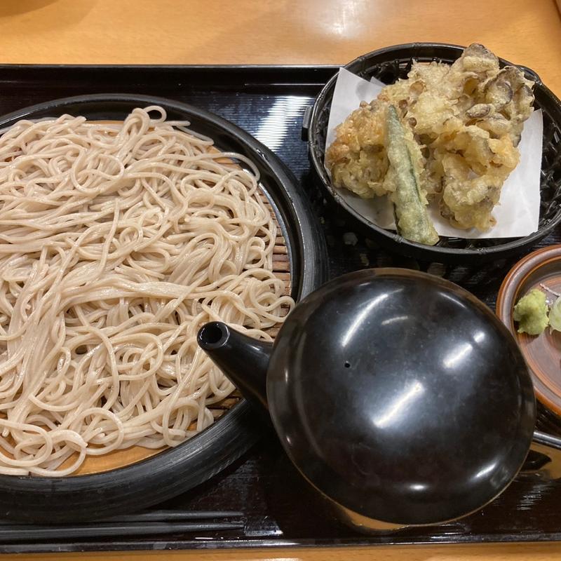 舞茸と地元野菜の天せいろ(和食だいにんぐ川霧)