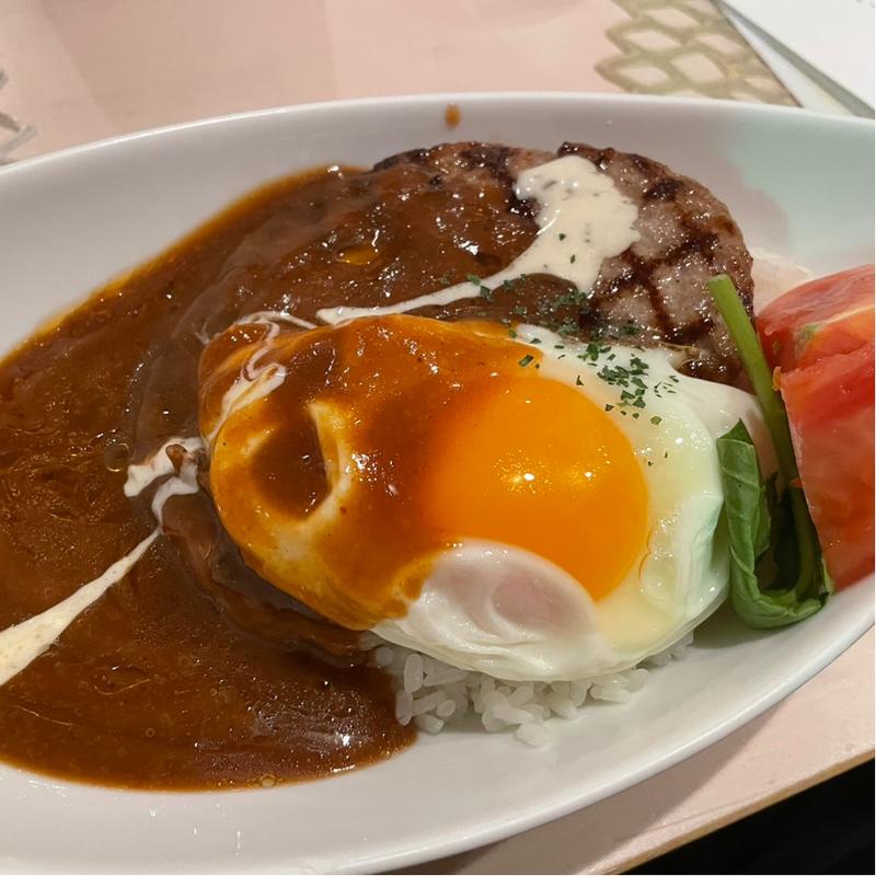 大きいハンバーグのロコモコ(GRILL & DINING 32 Sunny)