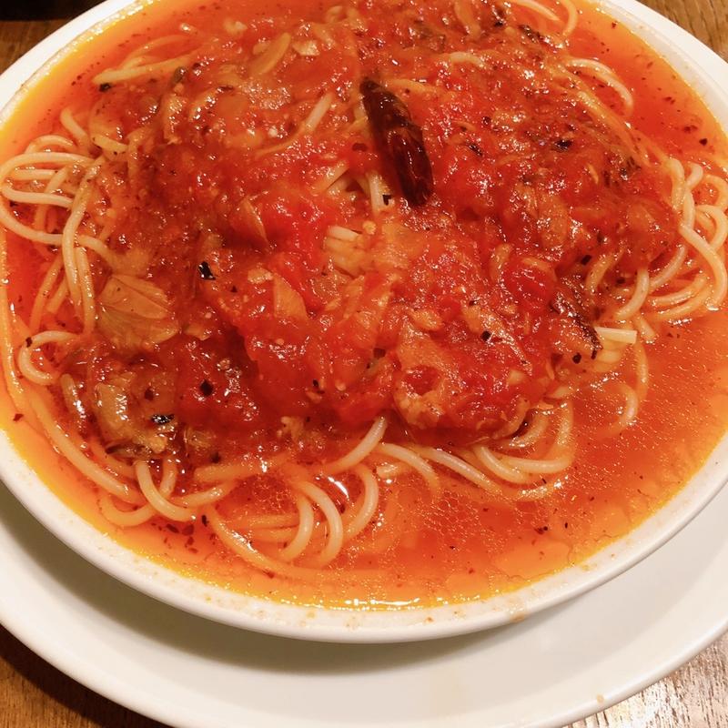 ニンニクとトマトと唐辛子(ホームズパスタ)