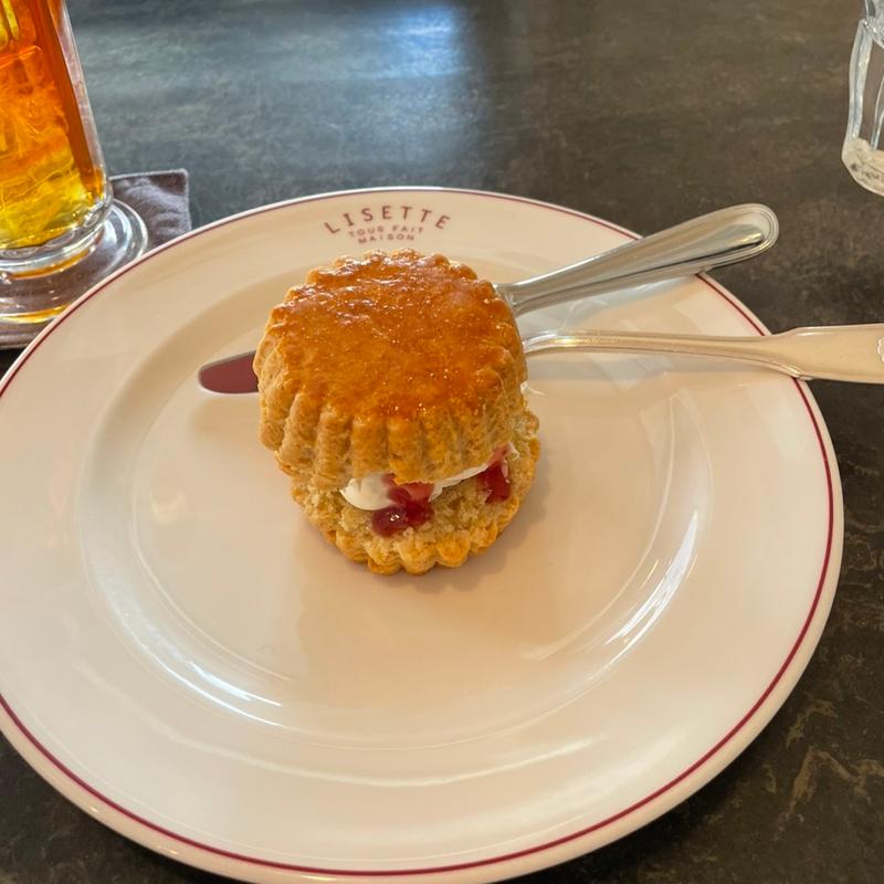 スコーンサンド（イチゴジャム）(カフェ リゼッタ （Cafe Lisette）)