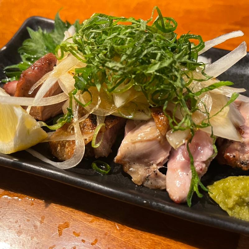 もも肉の炭火焼き(たか鳥 なんば座裏店)