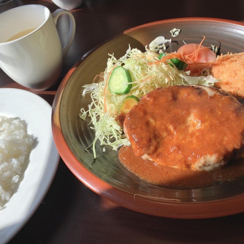 ハンバーグとカニクリームコロッケセット(メルカート)