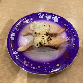 炙りサーモンマヨネーズ(魚魚丸 鹿山店 （トトマル）)