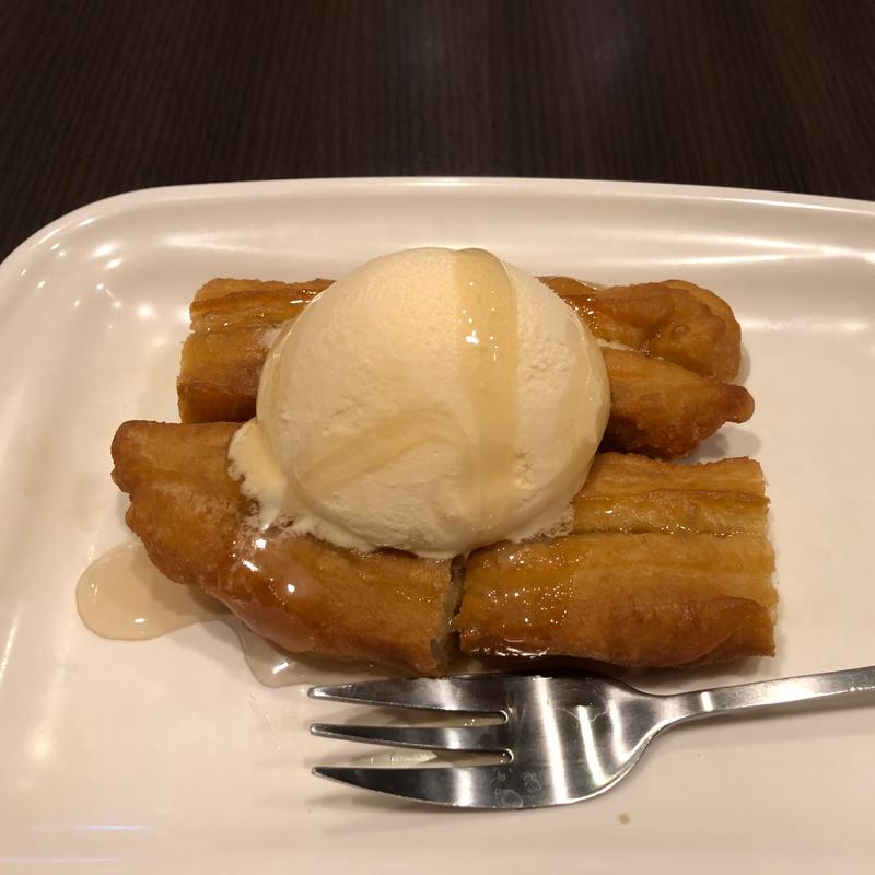 はちみつ揚げパン（バニラアイス添え）(バーミヤン 足立栗原店)