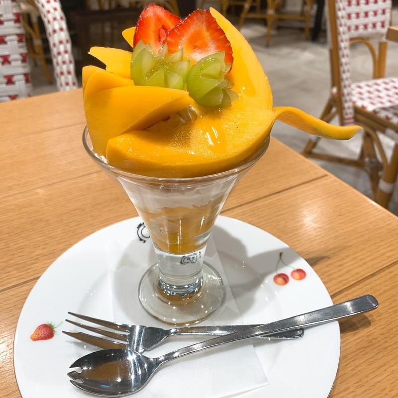 マンゴーパフェ(果実園リーベル エキュート立川店)