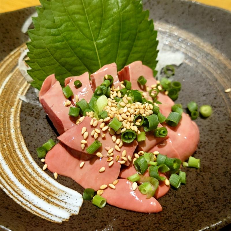 レバ刺し(炭火焼鳥いしはら)