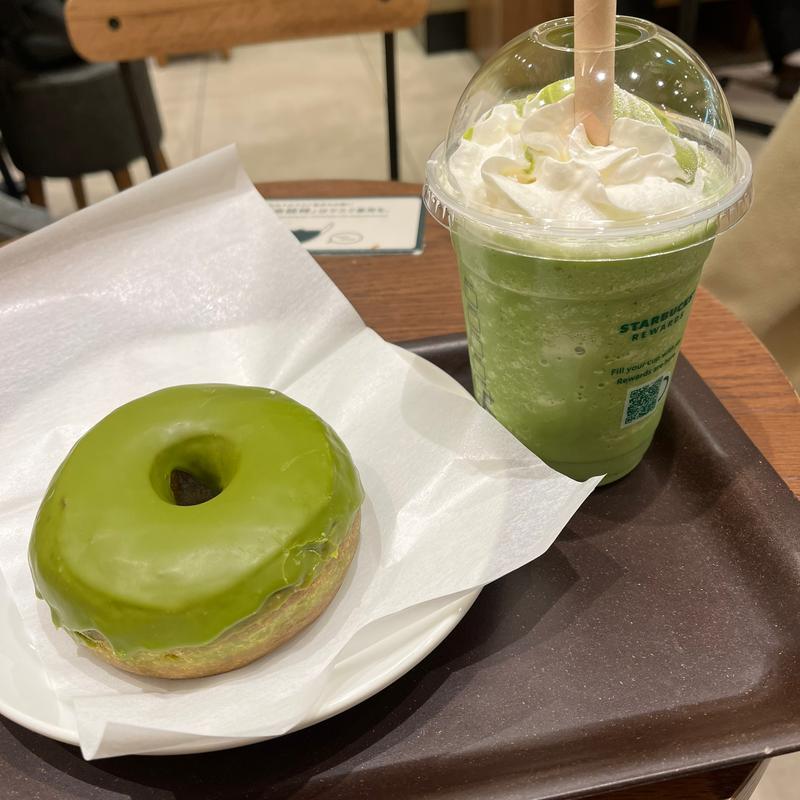 抹茶フラペチーノ&抹茶ドーナツ(スターバックス コーヒー エミオひばりヶ丘店)