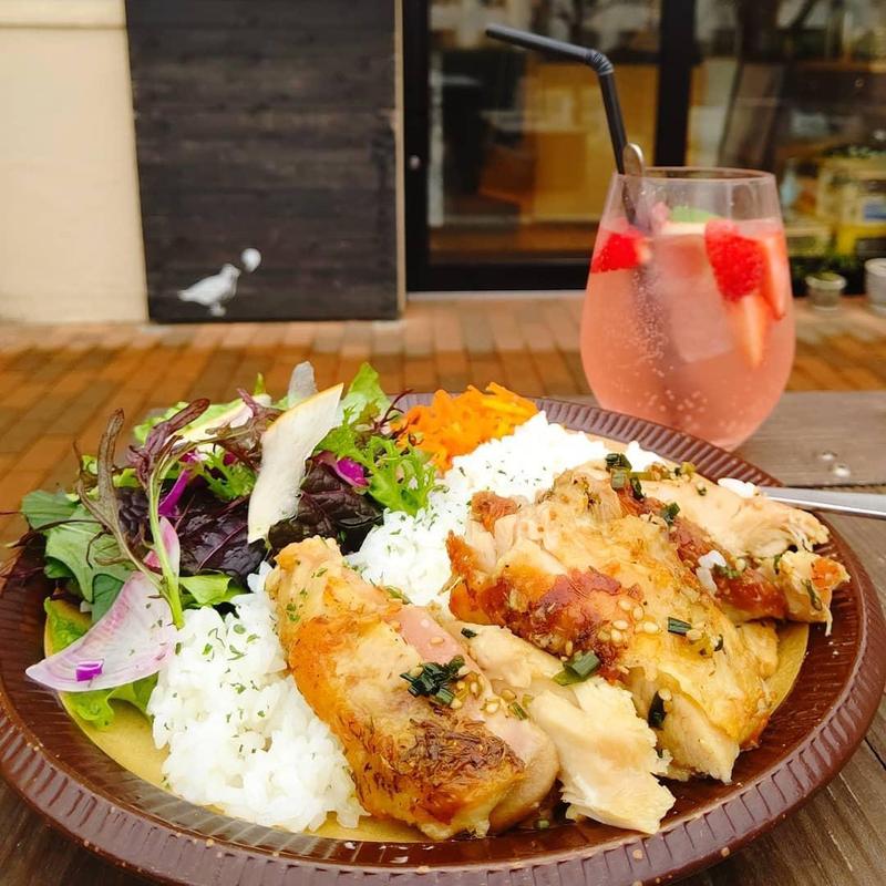 グリルチキンプレート(コンマ コーヒー （COMMA COFFEE）)