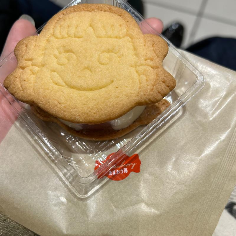 pekoサンド(あまおう)(不二家 milky70 since1951 ららぽーと海老名店)