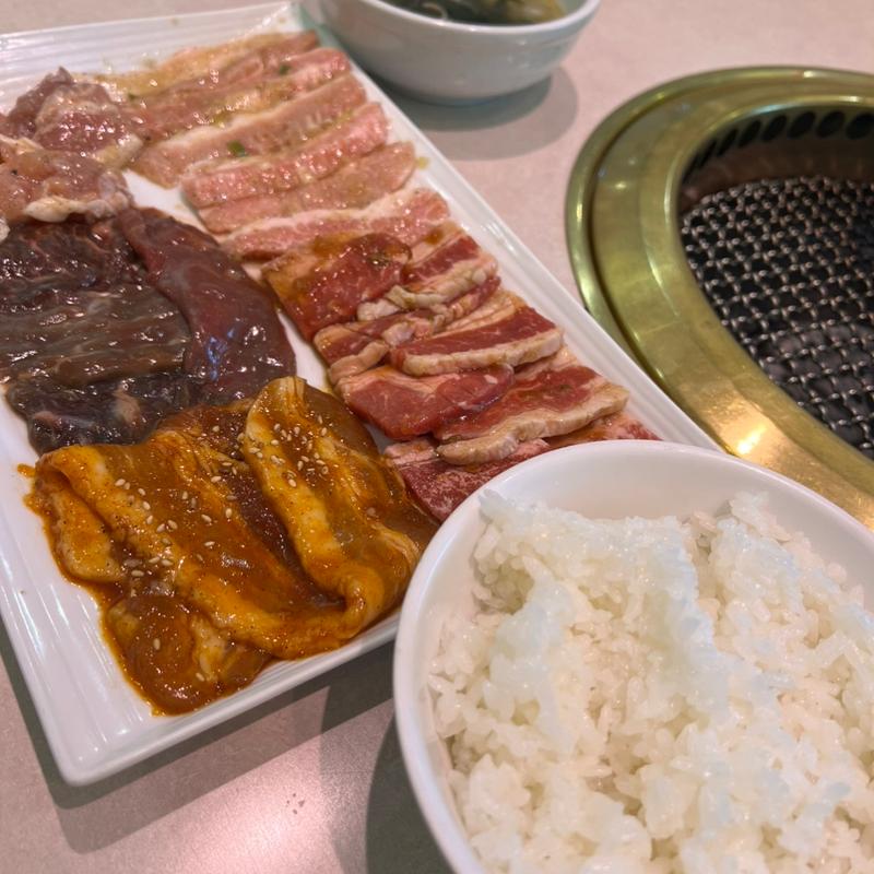 人気の5種盛合わせランチ(焼肉や漫遊亭鹿嶋店)