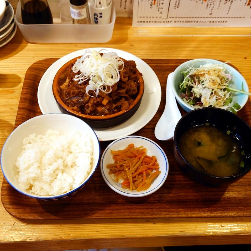 肉豆腐定食(食堂うめぼし)