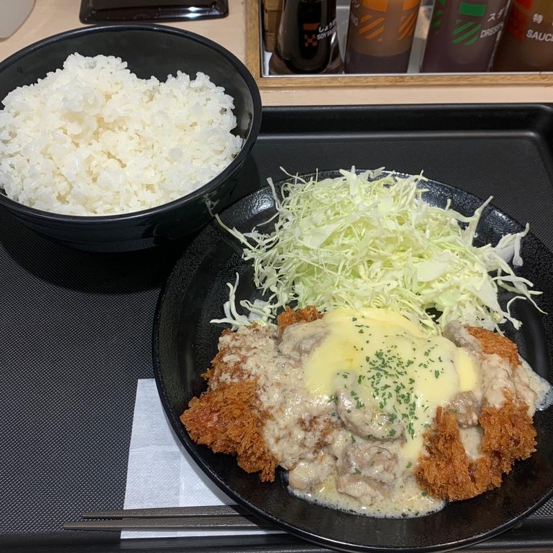2種のチーズのクリームソースチキンかつ定食(松のや 中野坂上店)