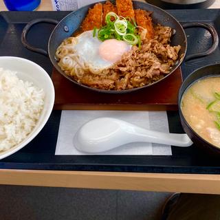 牛すき焼き✖️チキンカツ定食(かつや 横須賀佐原インター店)