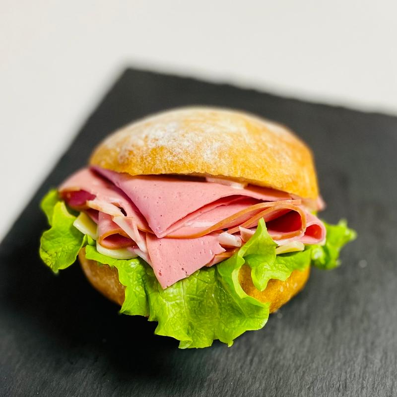 モルタデッラとマリボーチーズ(TRIVANDRUM)