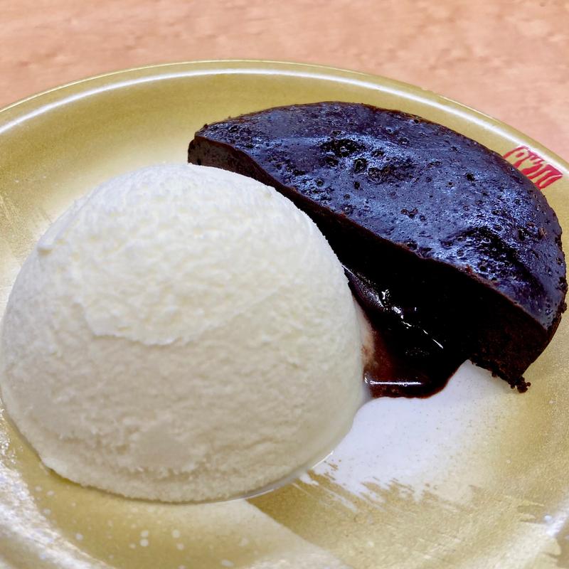 フォンダンショコラのバニラアイス添え(すしバリュー )