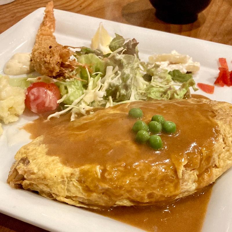 牛肉のオムライスと天使のエビのエビフライ(大衆洋食堂 南自由軒)