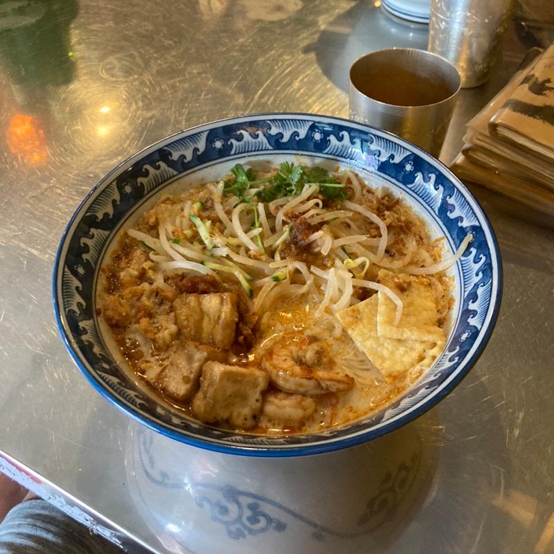 発幸ラクサ(いただきます食堂)