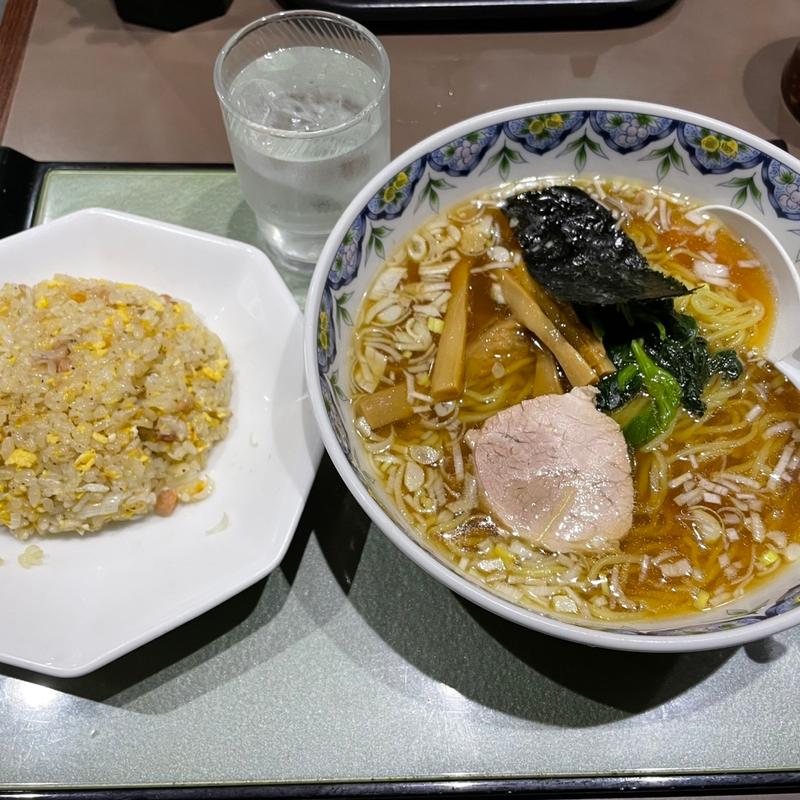 ラーメン+半チャーハン(品香園 本店)