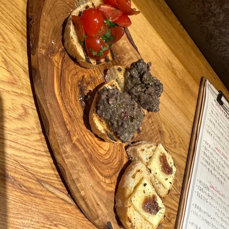 (マンジャ エ ベーヴィ)