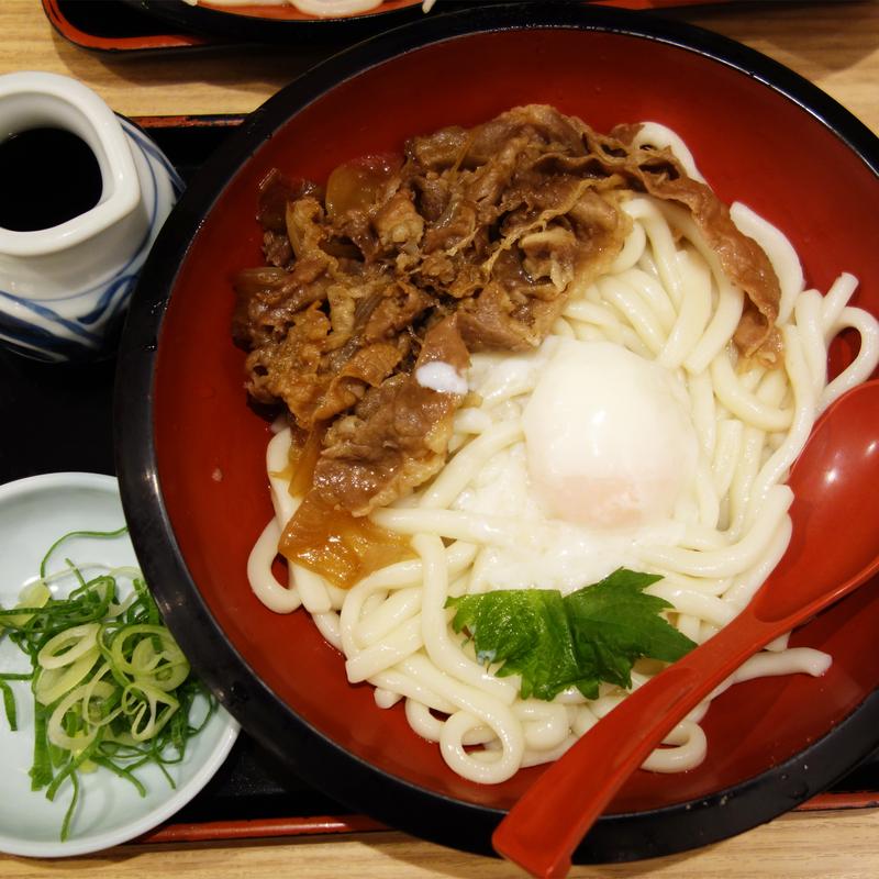 ぶっかけ肉半熟玉子うどん(因幡うどん ソラリアステージ店)
