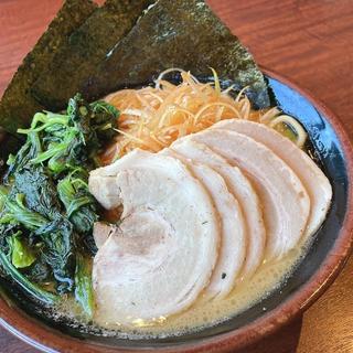 (横浜家系ラーメン 壱角家 春日部店)