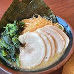 (横浜家系ラーメン 壱角家 春日部店)