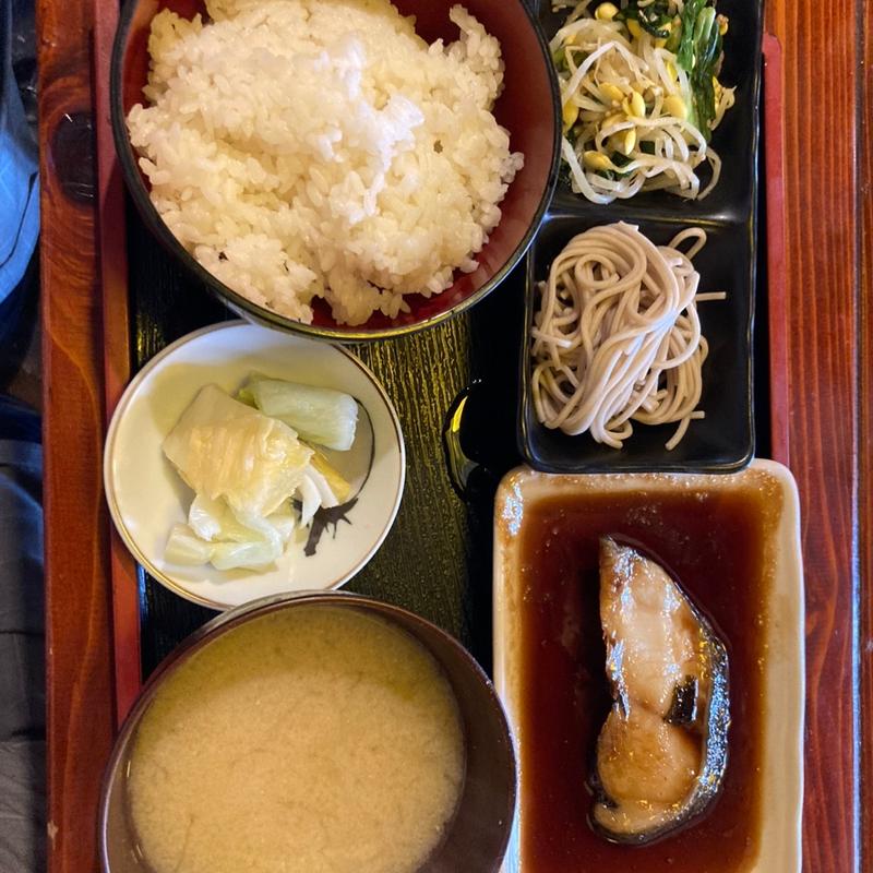 銀鱈の煮付け定食(海の家)