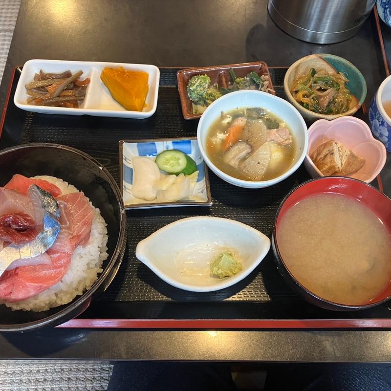 海鮮丼(おとと屋)