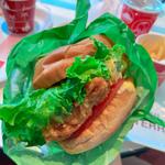 フライドチキンバーガー(エッグタルタル)(トゥモローランド・テラス)