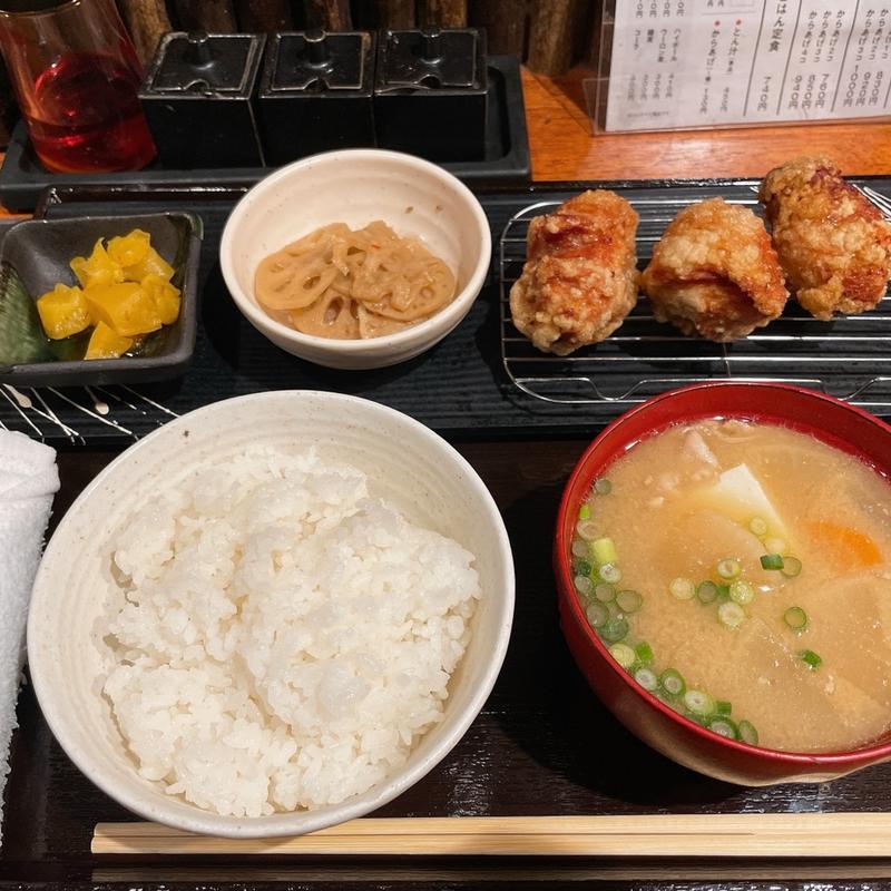 からあげ定食(とん汁とからあげの専門店 ばくばく)