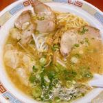 ワンタン麺