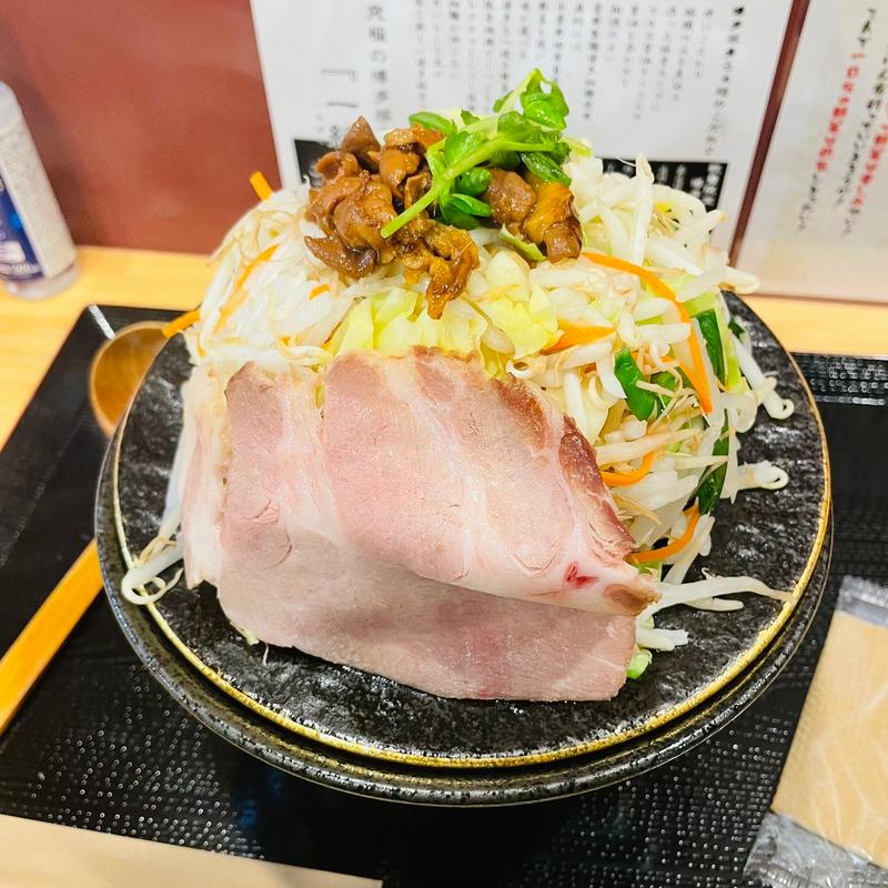 博多もつ焼き野菜盛りらぁ麺(博多豚骨ラーメン一絆 御徒町本店)