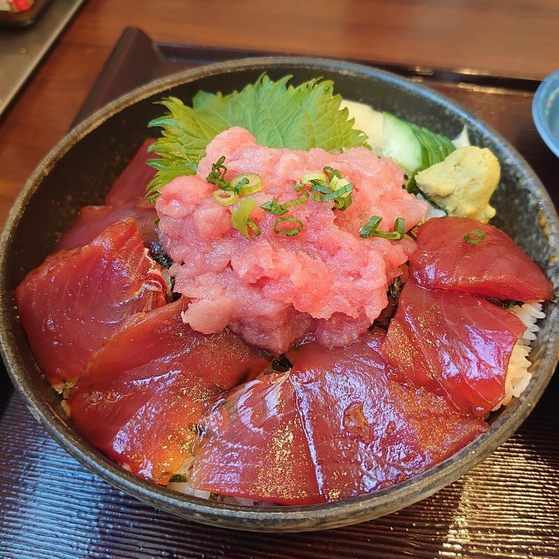 焼津丼(魚めし屋 （ウオメシヤ）)