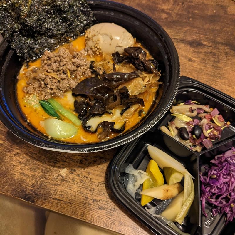 月夜 月と太陽の薬膳ラーメン(薬膳レストラン FOODLAB（フードラボ） 築地 2F)