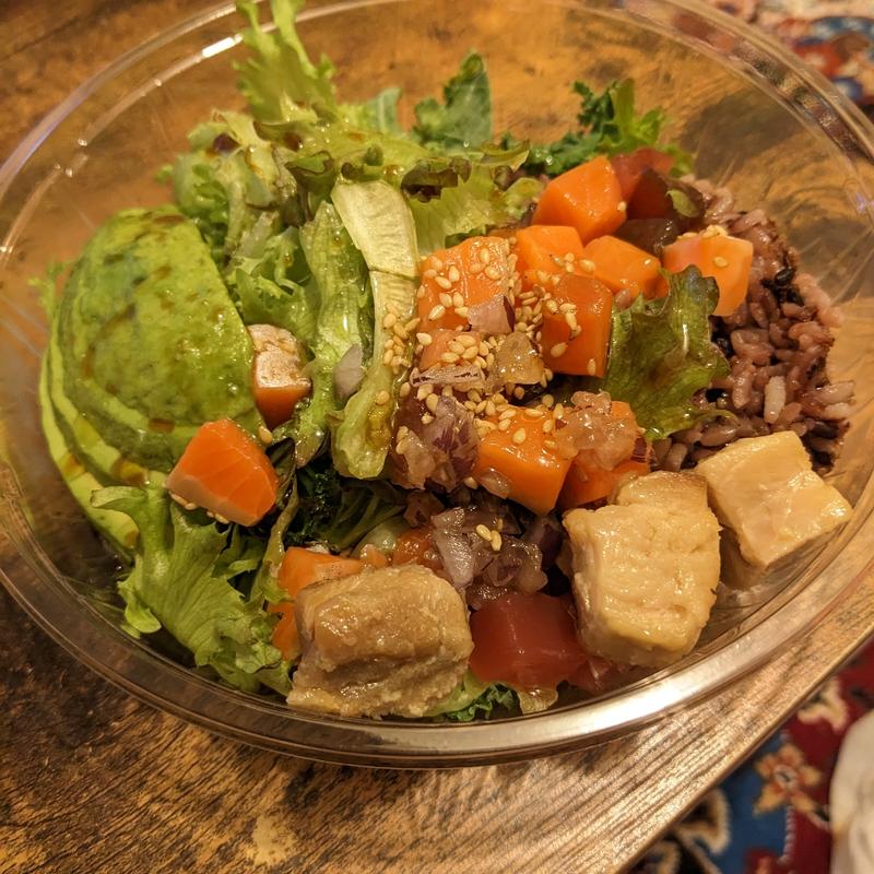 3種メインの贅沢ポキ(ポキとサラダの専門店　Fresh Days)