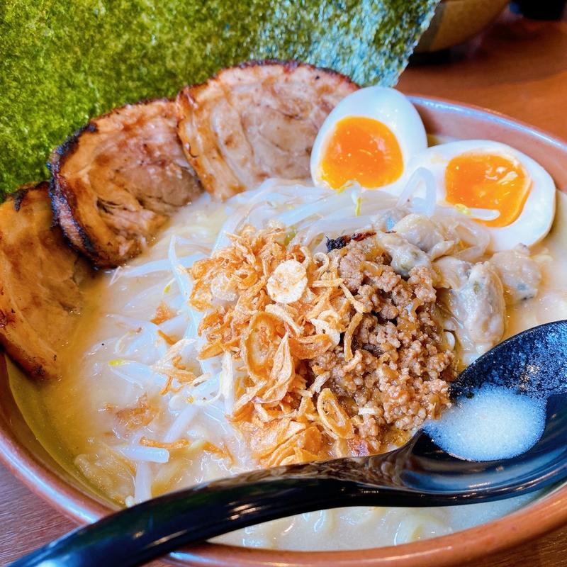江戸前味噌 炙りチャーシュー麺(大盛,味玉)(麺場 田所商店 八尾店)