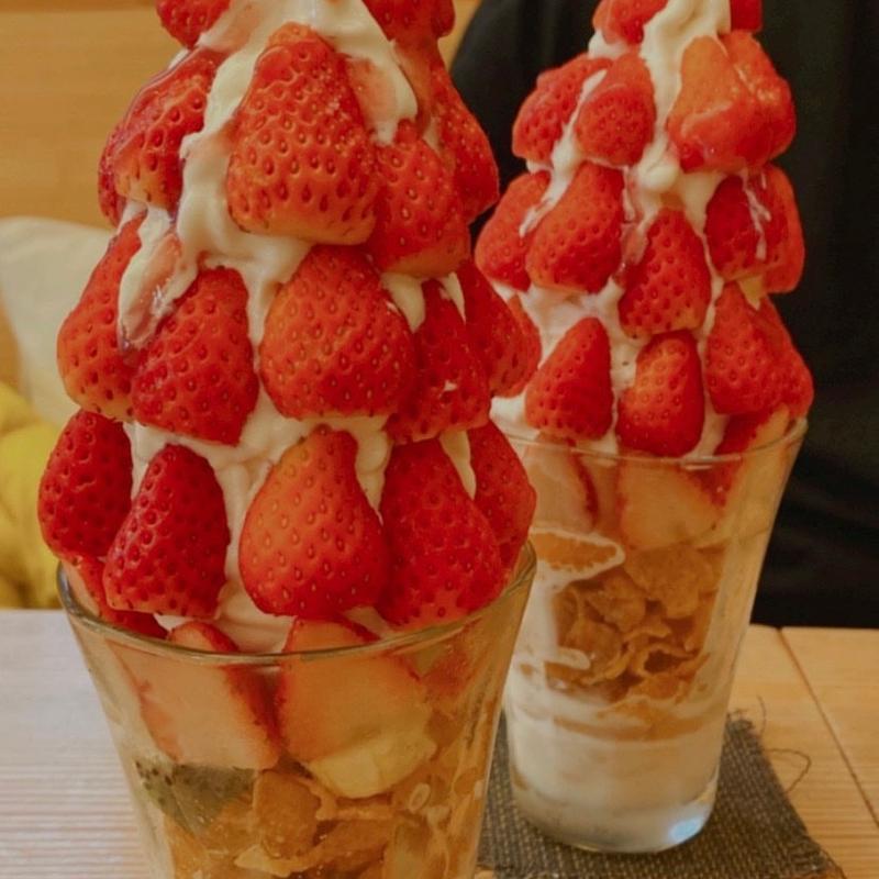 いちごパフェ(かさね)