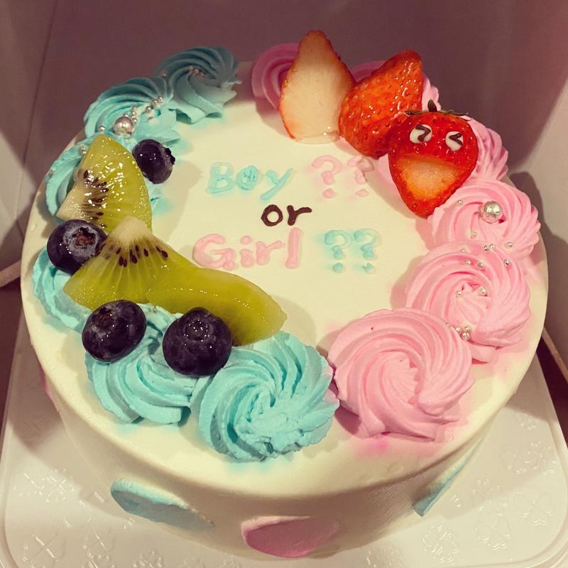 ジェンダーリビールケーキ5号(パティスリーラポール 新居浜店)