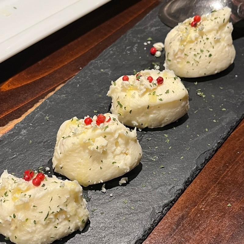 大人のポテトサラダ(炭火やきとワインIZAKAYA シャルボン)